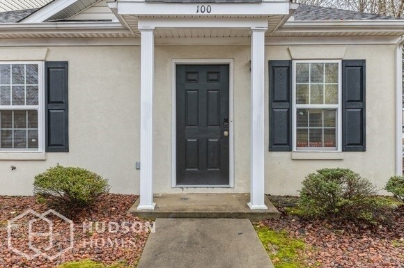 Building Photo - AVAILABLE NOW! - 100 Waverly Drive, Lexing...