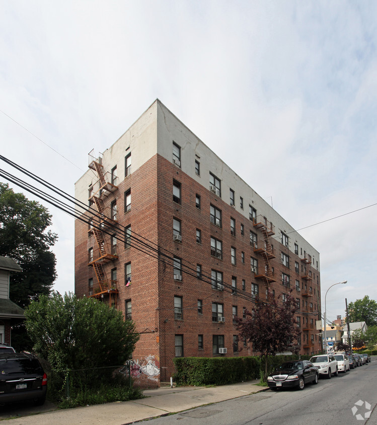 Primary Photo - 170-10 Cedarcroft Rd