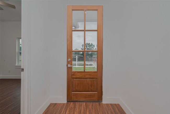 Building Photo - 515 Briarcliff Dr