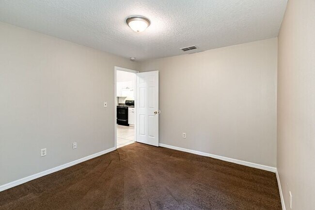 Foto del edificio - 4 bedroom in College Hill