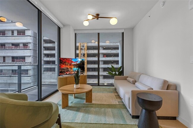 Foto del edificio - 11 NE 6th St