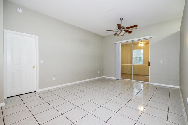 Foto del edificio - 1708 Honey Ridge Pl