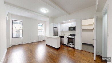 Building Photo - 140 E 46th St
