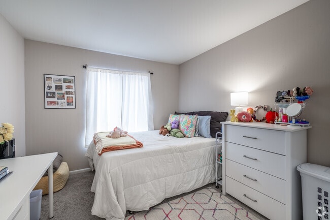 3BD, 2BA - 950SF - First Bedroom - Limestone Square/Medical Villas