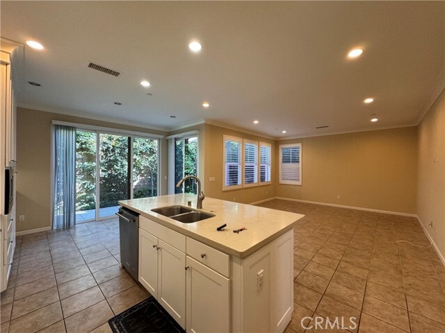 Building Photo - 216 Crescent Moon