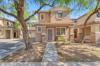Building Photo - 2318 E Sunland Ave