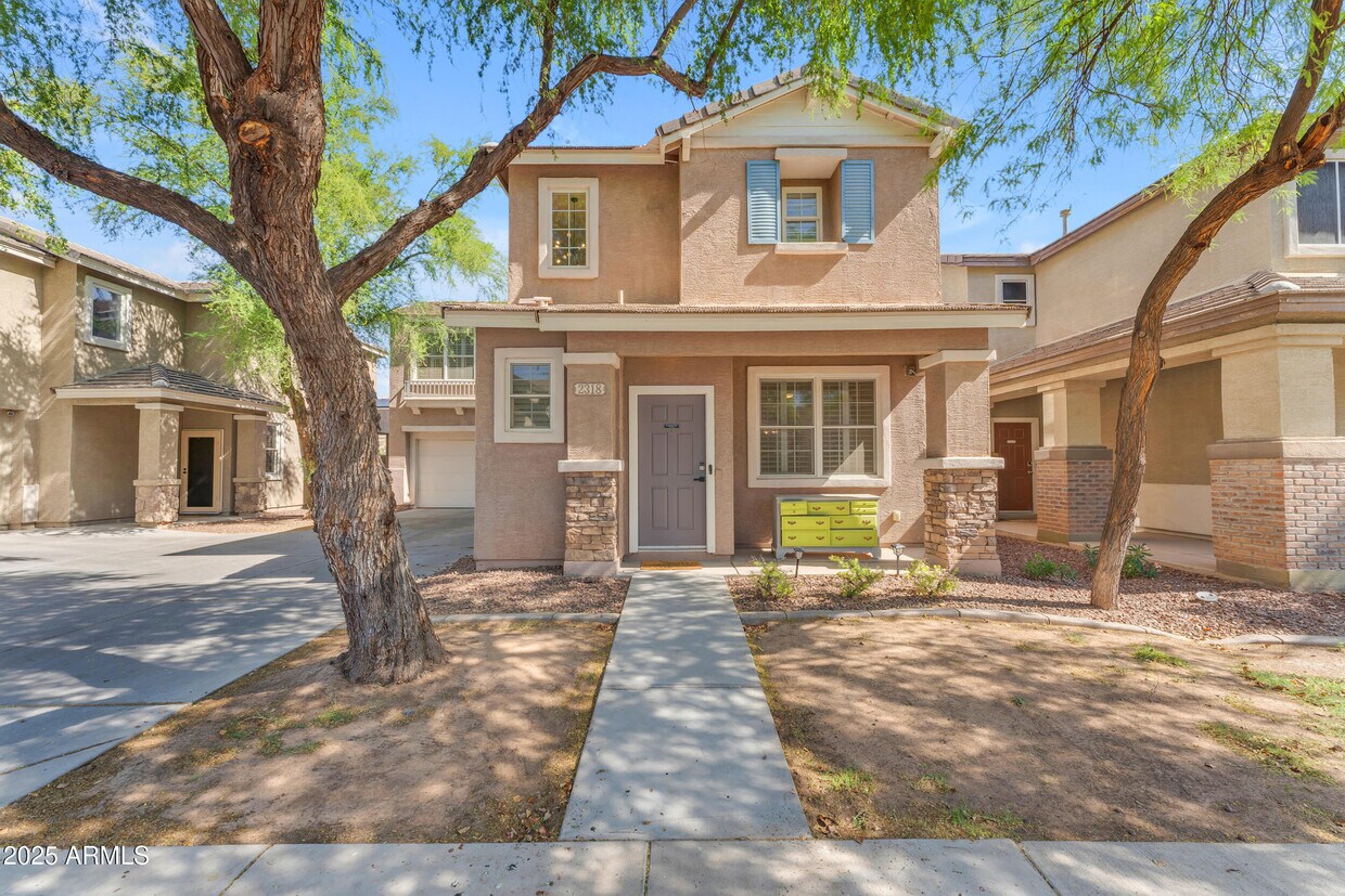 Foto principal - 2318 E Sunland Ave