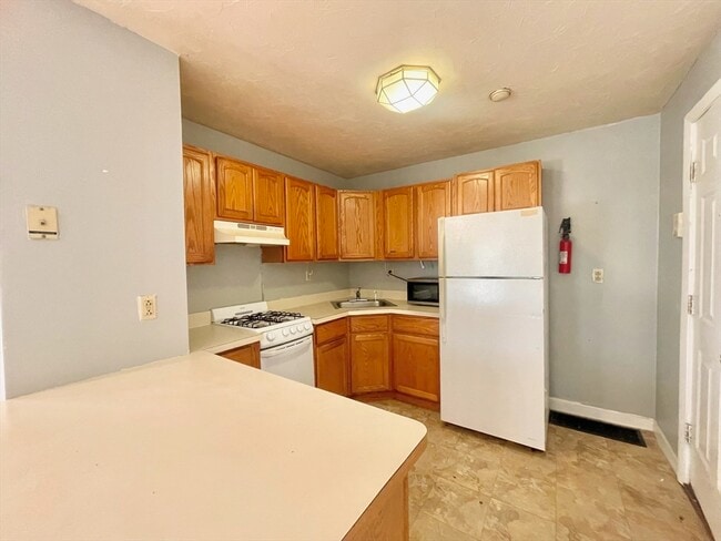Building Photo - 373 Granite St