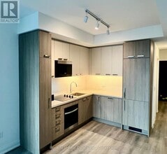 Building Photo - 20 Soudan Ave