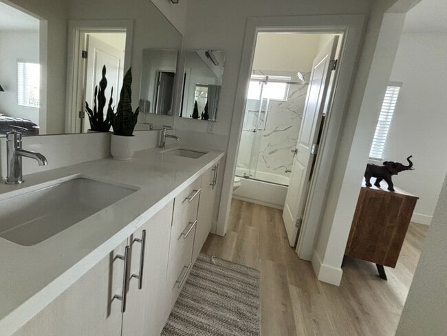Building Photo - Sierra Ridge Townhomes