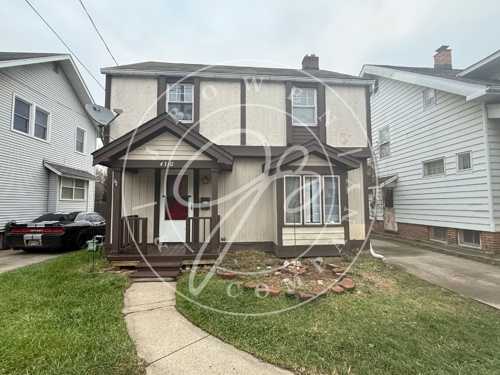 Primary Photo - 3-Bedroom 1 1/2 Bathroom home in West Toledo with Hardwood Floors!