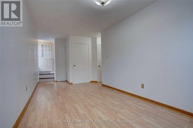 Photo du bâtiment - 435 Maplewood Dr