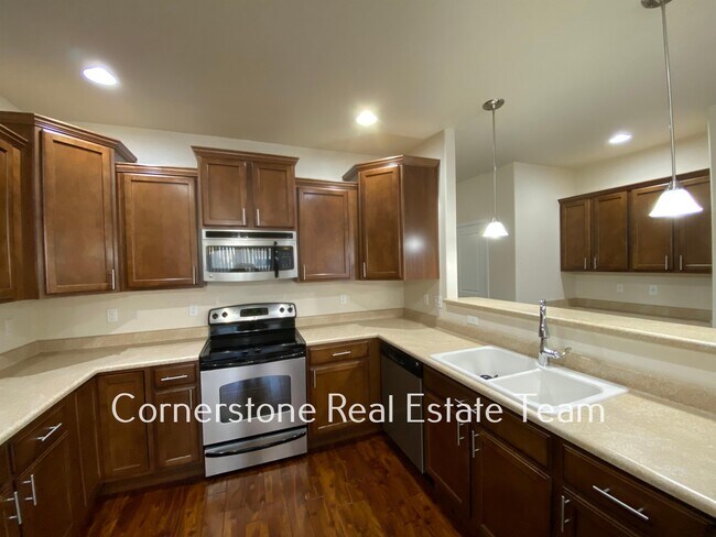Building Photo - 6572 Emerald Isle Heights