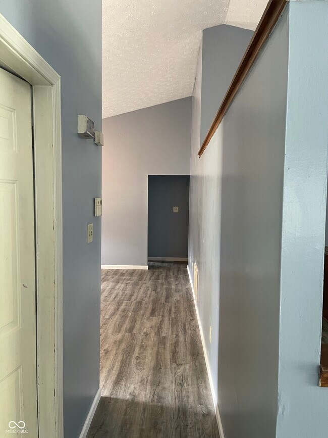 Building Photo - 6268 Glenshire Ln