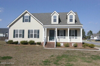 Building Photo - 1000 Sebring Dr
