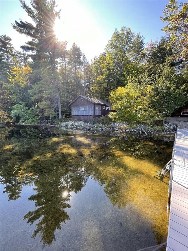 Foto del edificio - 689 Peabody Pond Rd