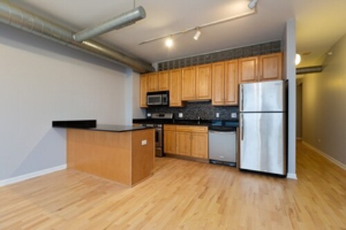 Primary Photo - 1200 W Monroe St
