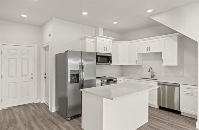 Building Photo - 14987 SUNSET EVE Loop