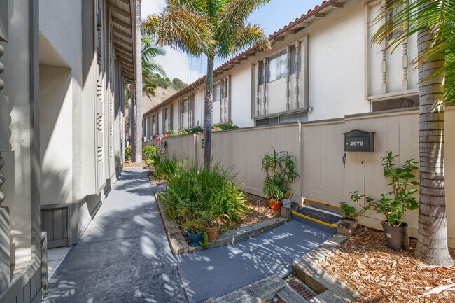 Building Photo - La Jollan Apartments