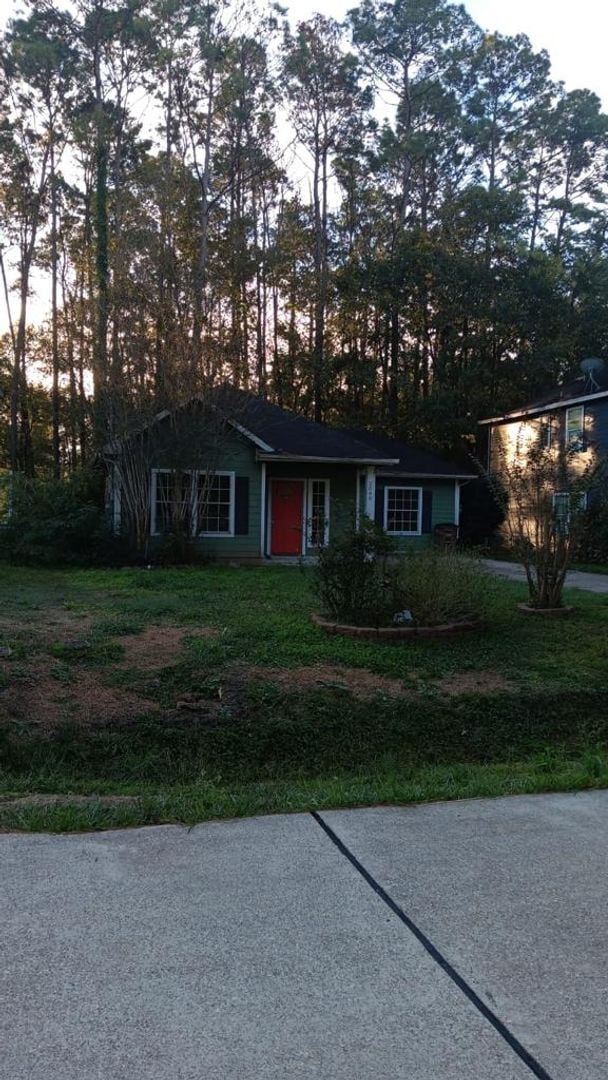 Foto del edificio - Completely Renovated House with a Forest as a backyard!!