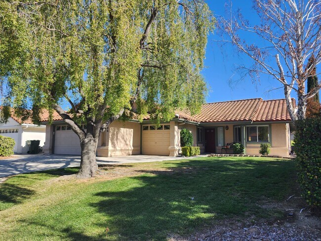 Building Photo - 906 Spyglass Ct