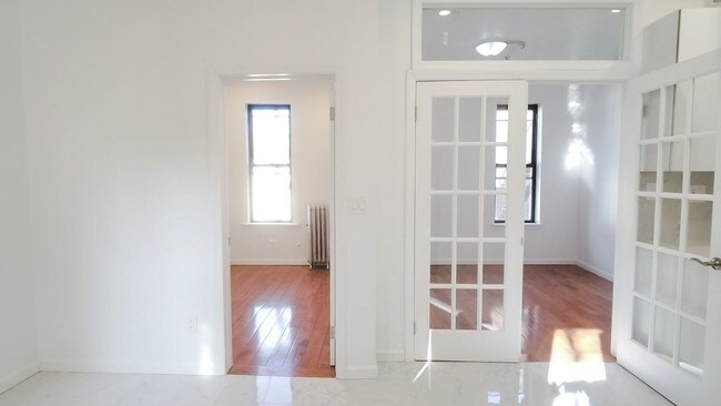 Foto del edificio - 132 N 1st St