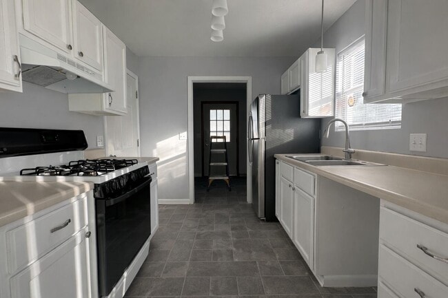 Foto del edificio - 939 Legion Dr