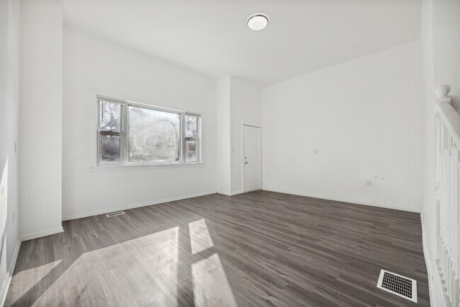 Foto del edificio - 2702 S Spaulding Ave