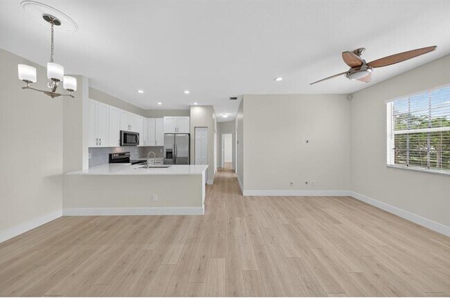 Building Photo - 3095 Grandiflora Dr