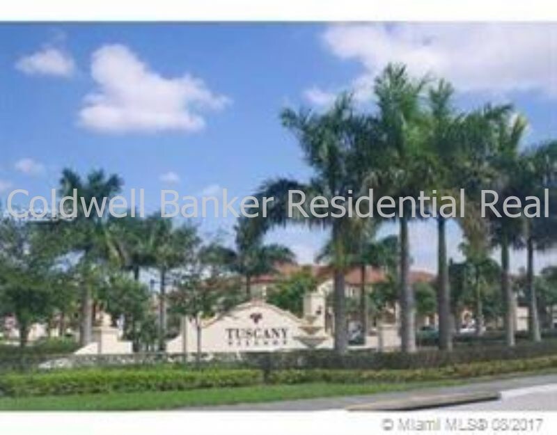 Foto principal - Large 2 story townhome in Tuscany Villas.