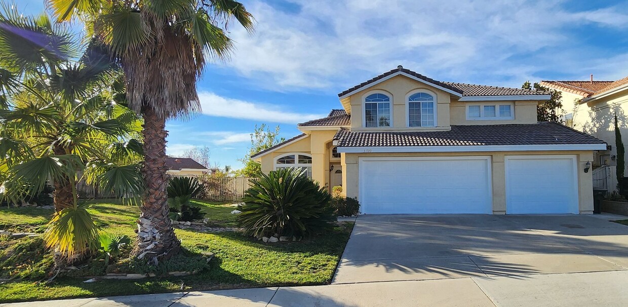 Primary Photo - Beautiful 2 Story 4bd 2ba Home in Temecula