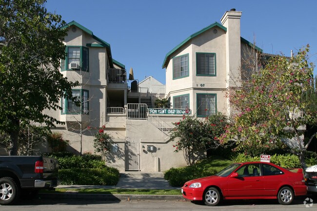 Building Photo - 1207 Mira Mar Ave