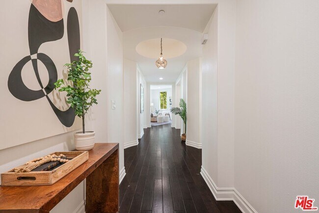 Foto del edificio - 6241 Crescent Park W