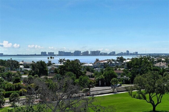 Building Photo - 1065 Gulf of Mexico Dr