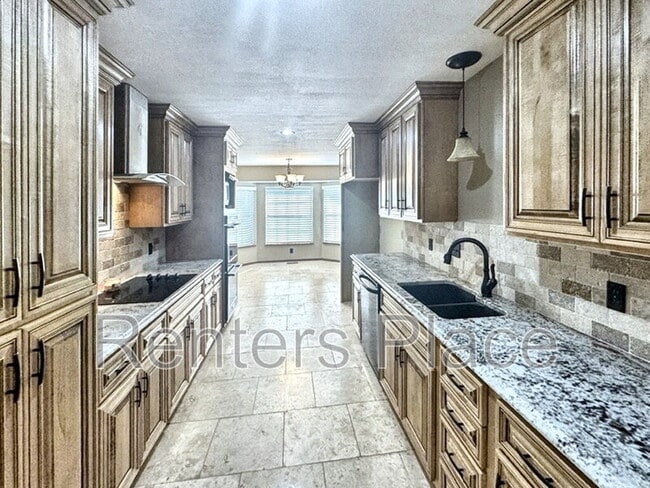 Building Photo - 5001 E 97th Pl
