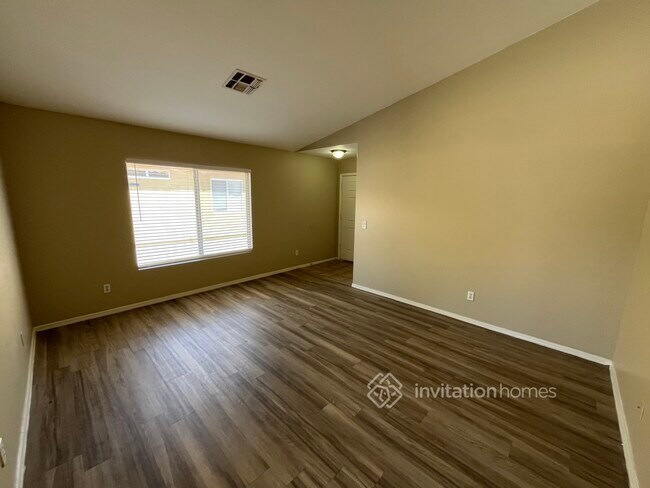 Foto del edificio - 12924 N Primrose St