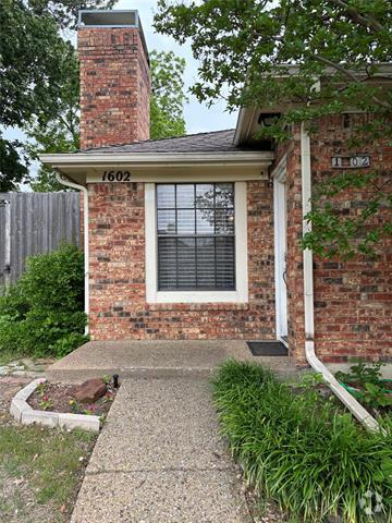 Building Photo - 1602 Nest Pl