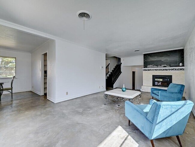 Foto del edificio - 1802 Temple Dr