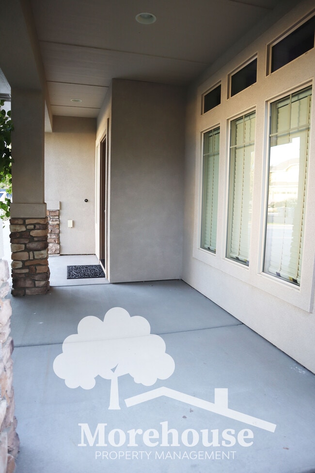 Building Photo - 7910 S Desert Ridge Ave
