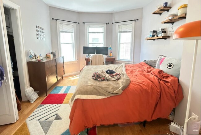 Foto del edificio - 83 Newbury St