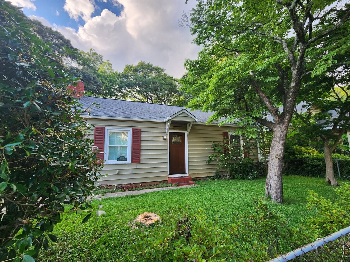 Primary Photo - 1288 Oak Grove Ave SE