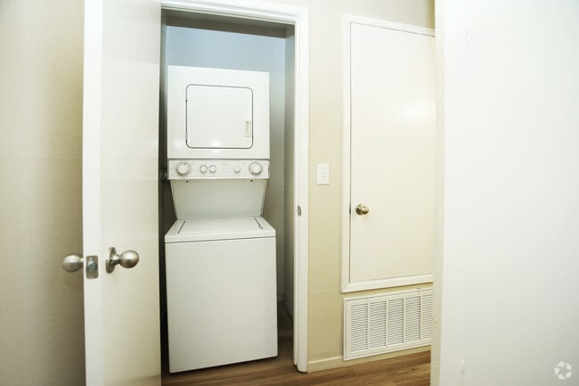 1 Bedroom, 1 Bath - Sunrise Wood Apartments