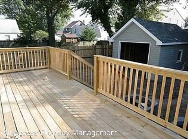 Building Photo - 3 br, 2.5 bath House - 209 W. 38th St