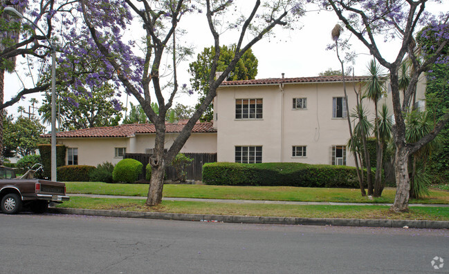 Building Photo - 9136 Beverly Blvd