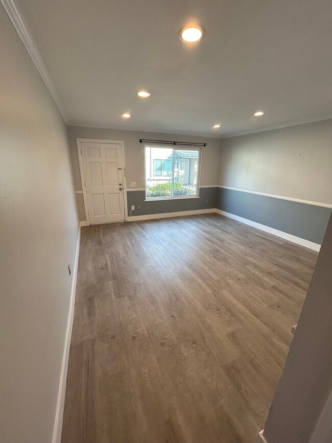 Building Photo - 16580 Nube Ln