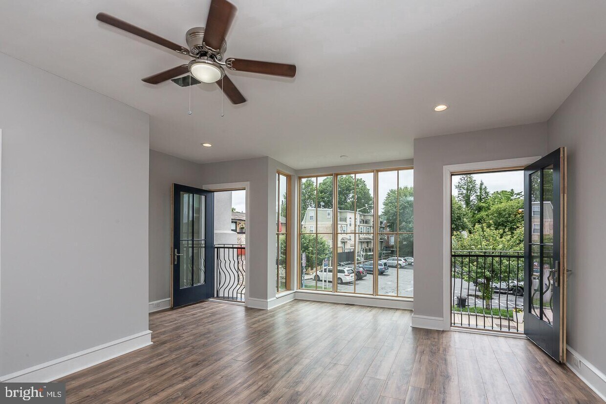 Foto principal - 1005 W Lancaster Ave