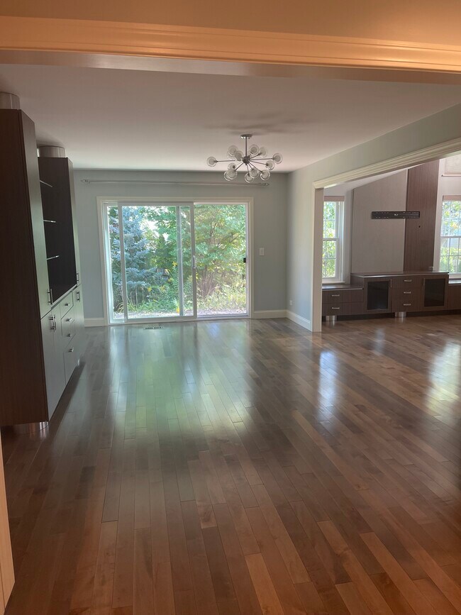 Foto del edificio - 1436 Derby Ln