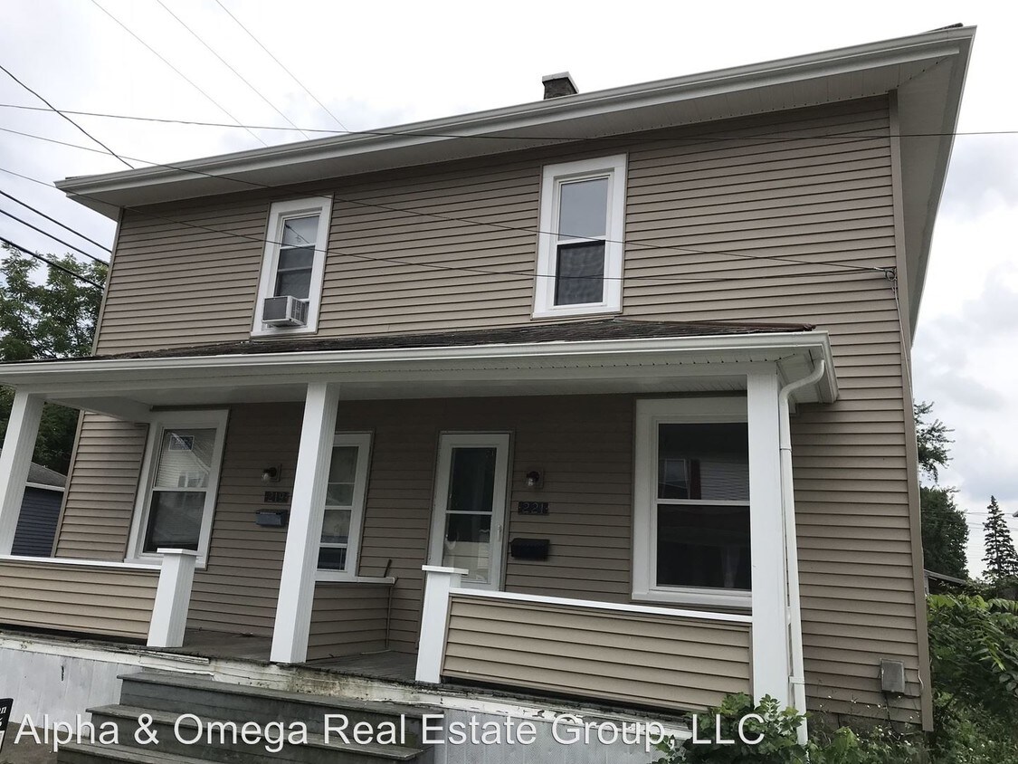 Primary Photo - 219-221 W Lucas St