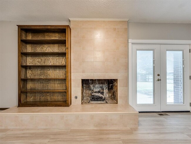 Building Photo - 3306 Rambling Oaks Dr