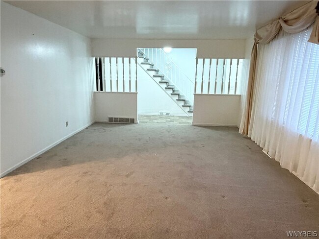 Foto del edificio - 263 Fruitwood Terrace